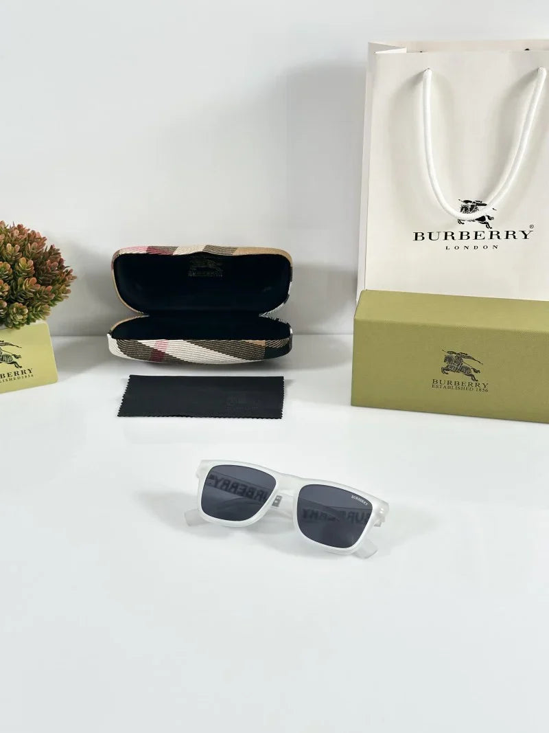 Burberry 4458 Ice Black