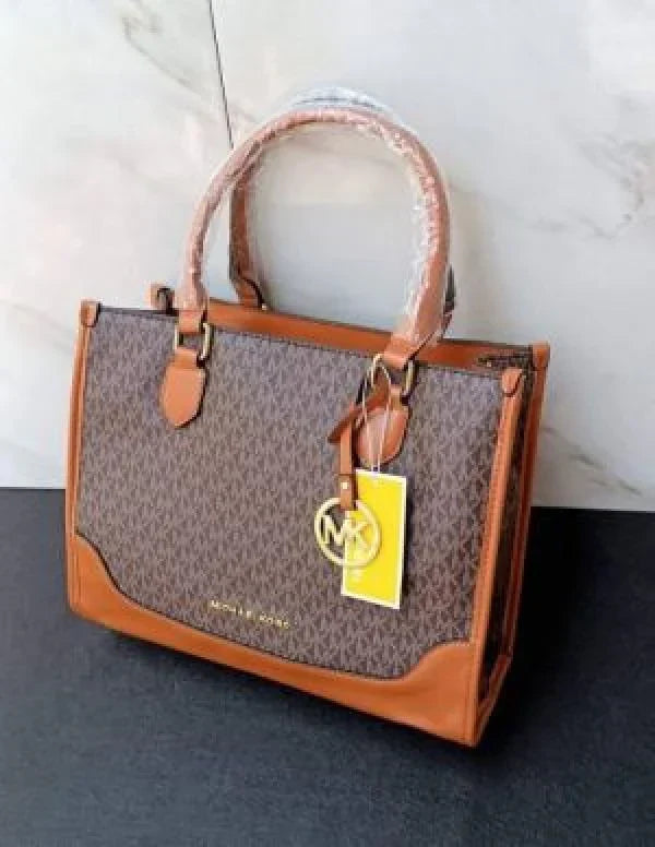 Michael Kors tote with dust cover 5319