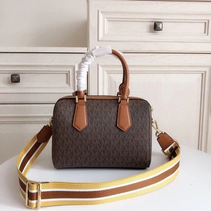 Michael Kors MK Boston Handbag Sling bag 1872)