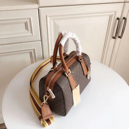 Michael Kors MK Boston Handbag Sling bag 1872)