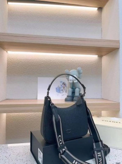 COACH WOMENS HOBO BAG WITH BRAND BOX 5311