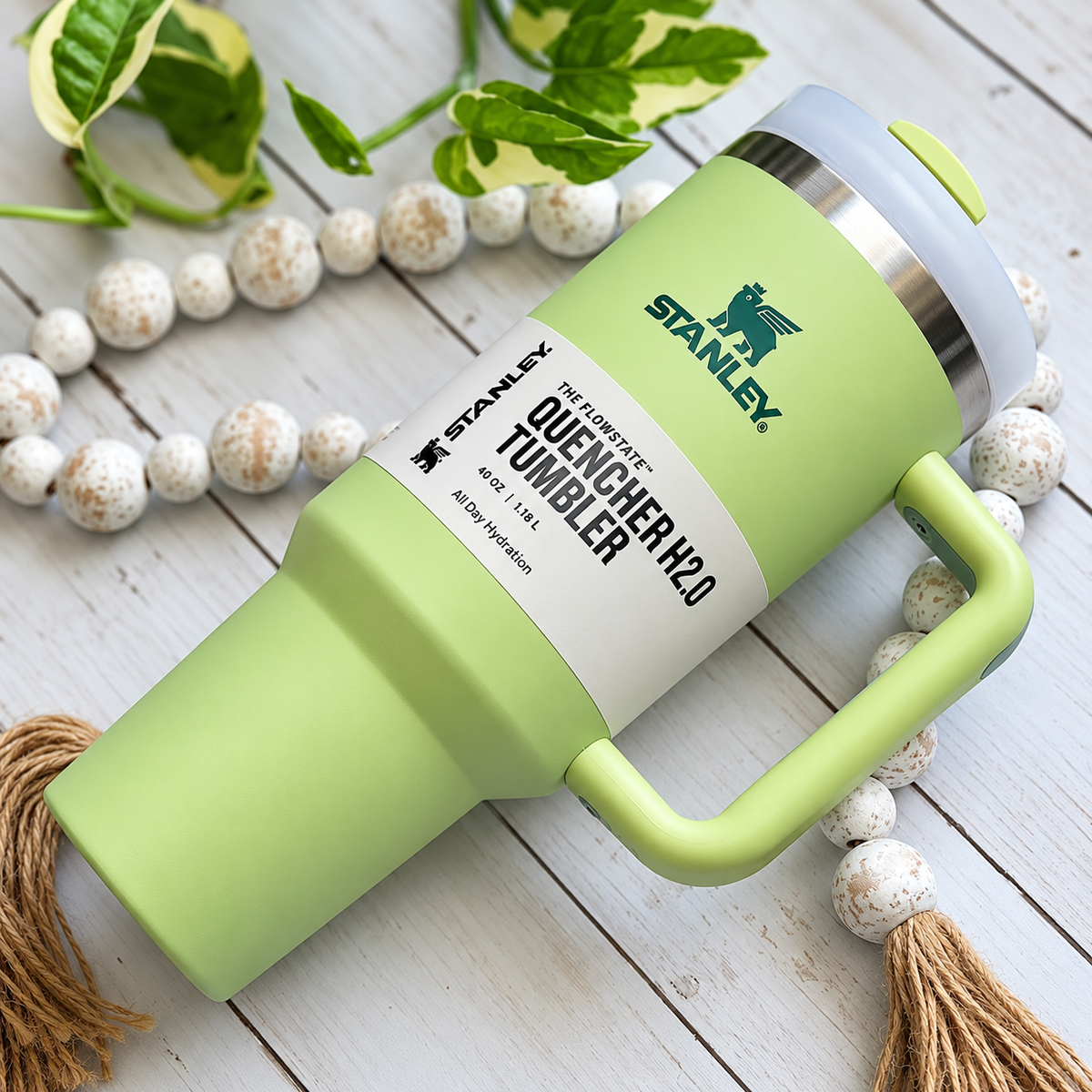 Green Stainless Steel Double-Wall Insulated Reusable Water Bottle